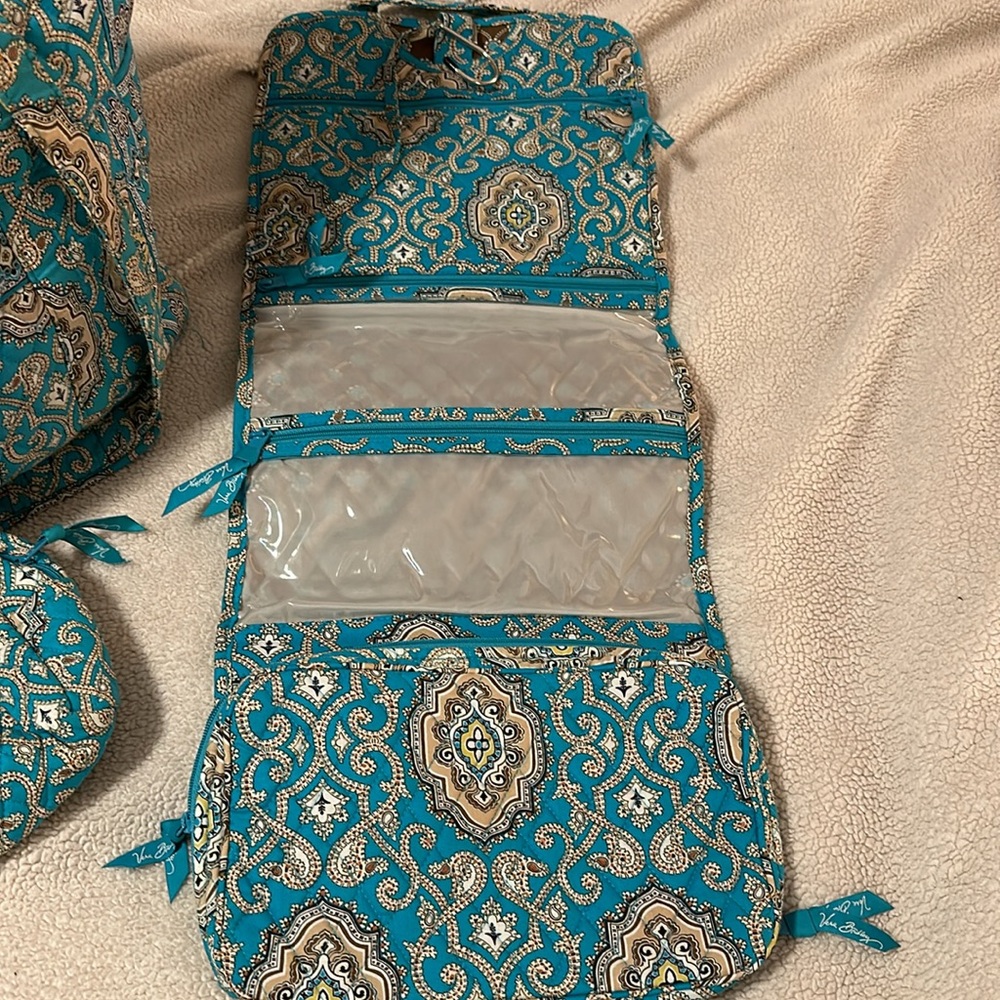 VERA BRADLEY travel set , duffle , cosmetic and hanging toiletry bag - Picture 5 of 15